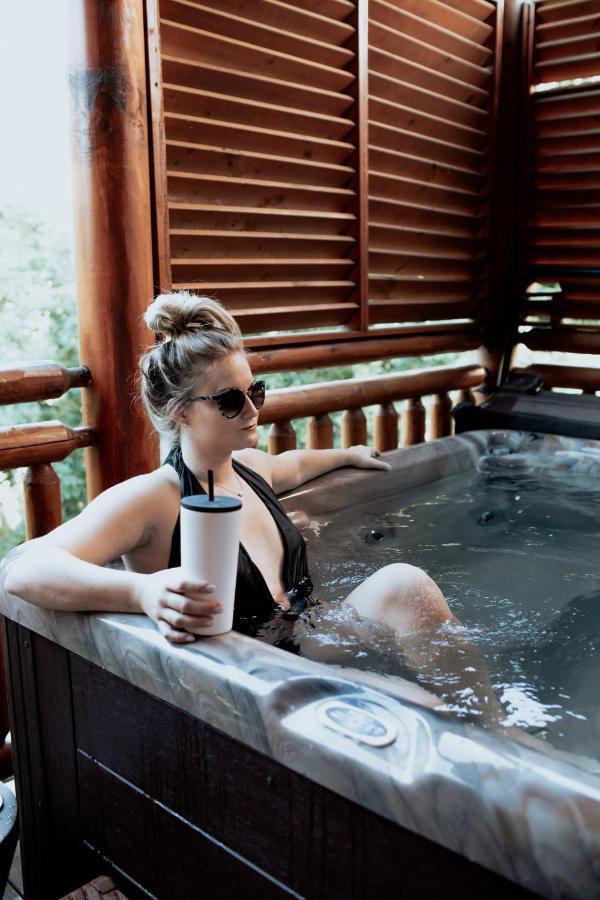 セバービル Gorgeous Large Mountain View Cabin W Hot Tub, Free Wifi, Gamesヴィラ エクステリア 写真